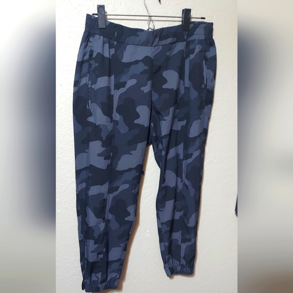 Old Navy Utility Jogger Pants ☆ Camo Dry Quick StretchTech Women's Large P
